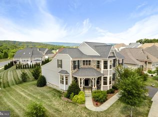 17289 Creekside Green Pl, Round Hill, VA 20141