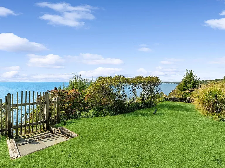 38 Oceanview Dr — Photo 3