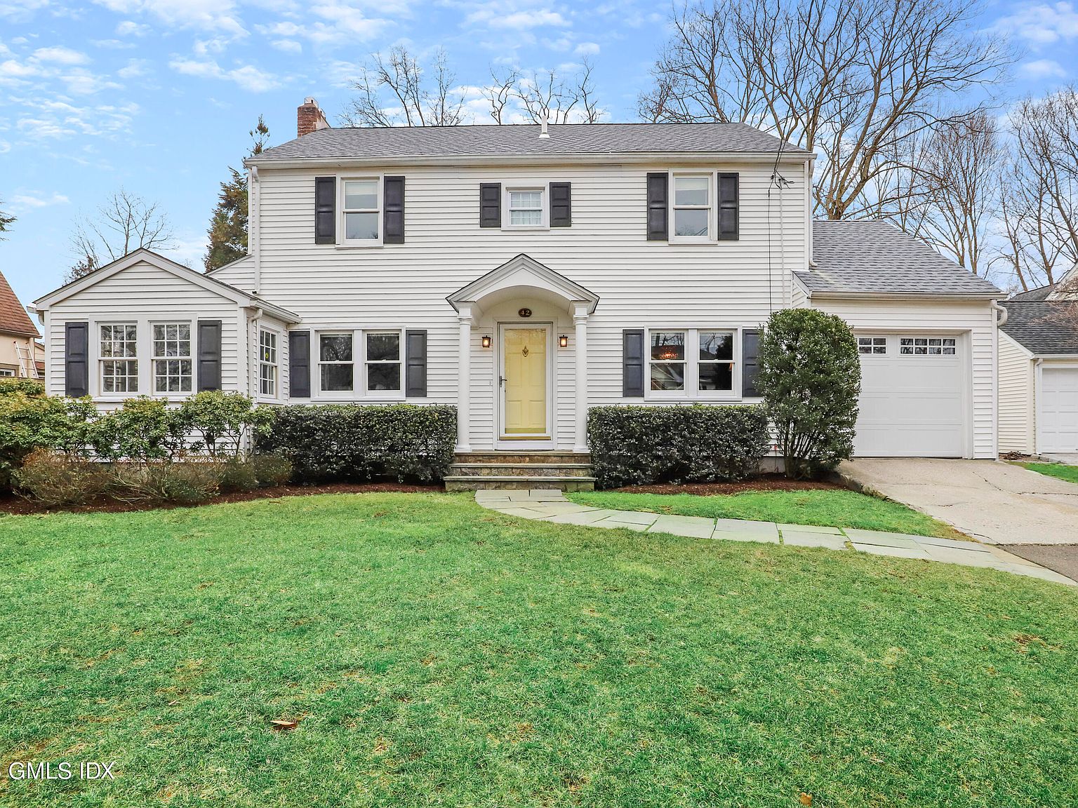 Image of Close-up of front door of 8 Oval Ave Riverside CT
