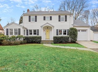 42 Oval Ave, Riverside, CT 06878