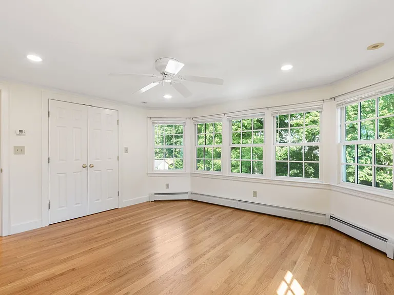 82 Allen Ave — Photo 22