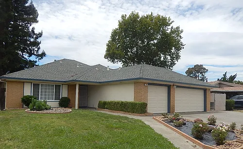 348 Bishop Dr Photo 1