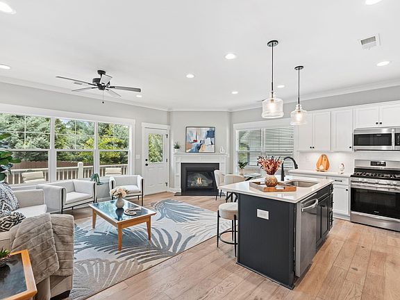 5th image of 115 Lilia Hill Cir