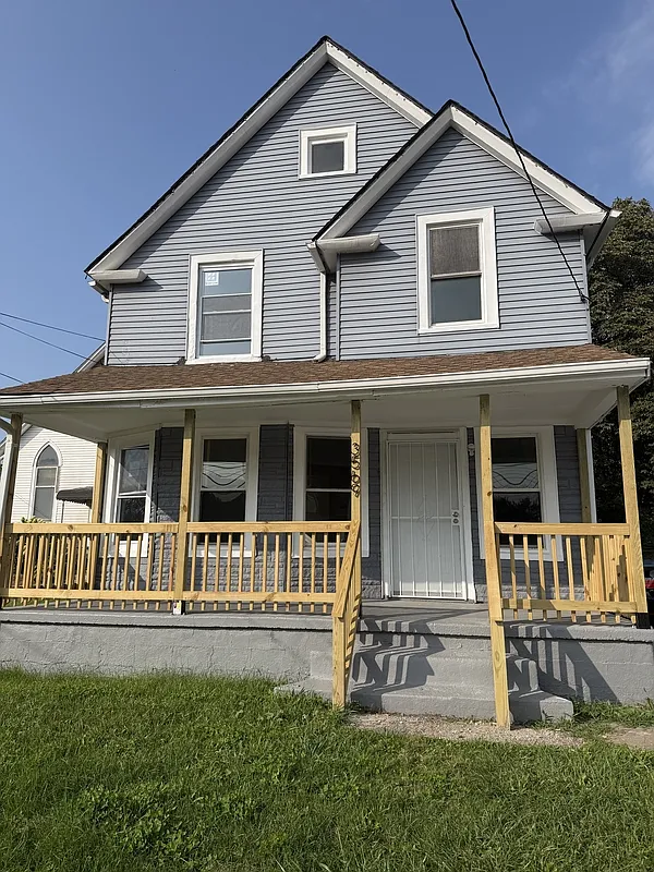 3 bed, 1.0 bath, 1291 sqft, $1,400 — Photo 1