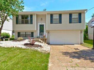 221 Green Jade Estates Dr, Fenton, MO