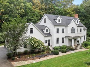 100 Valley Rd, New Canaan, CT 06840