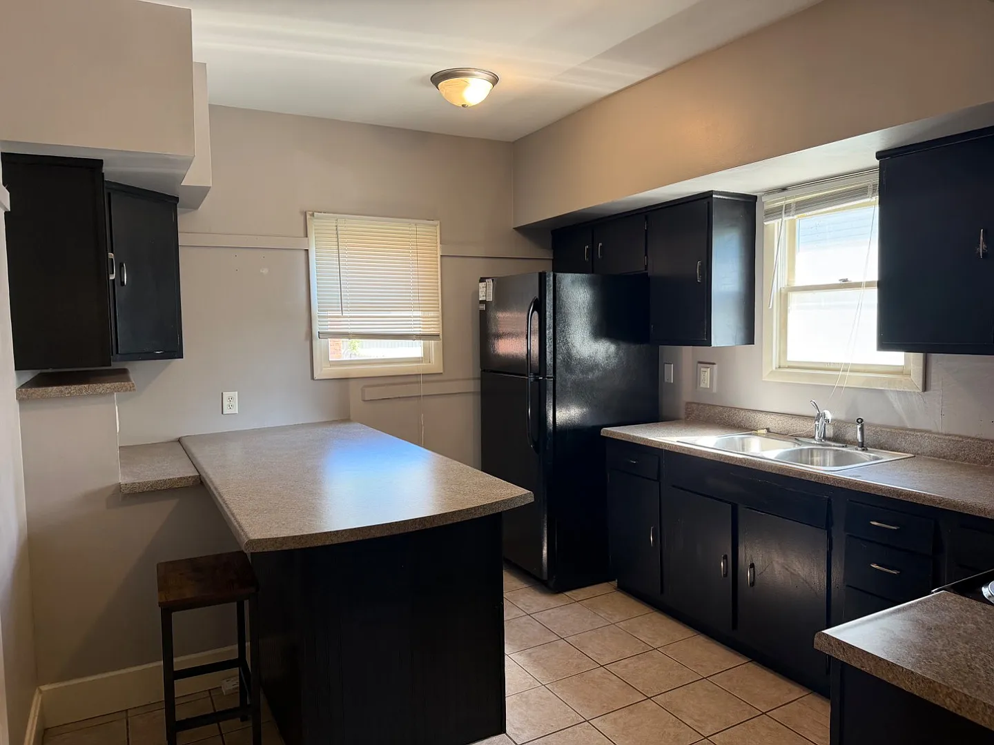 303 N Sherman Ave — Photo 4