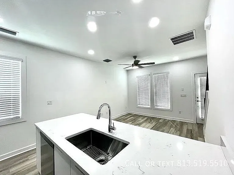 2703 N 24th St — Photo 12