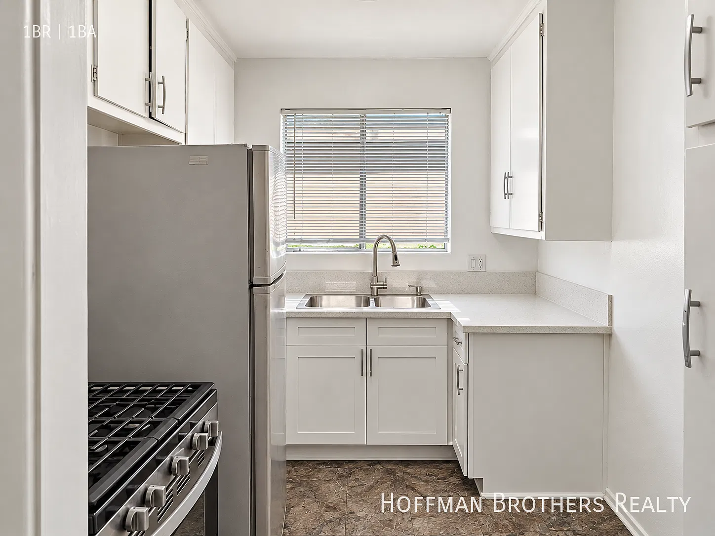 Renovated 1 Bedroom in Pico-Robertson with Parking, On-Site Laundry & Water Included! — Photo 2