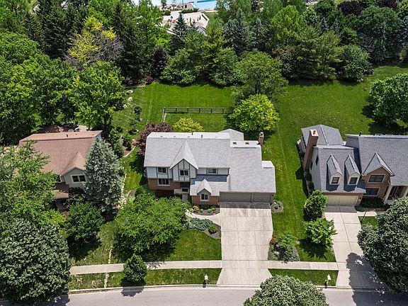 4th image of 7664 Glanmore Ct