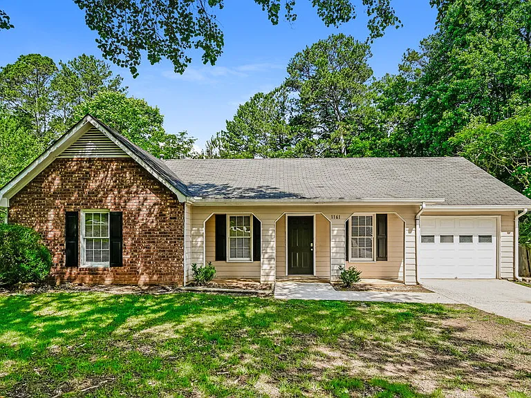 1161 Salisbury Trl — Photo 1