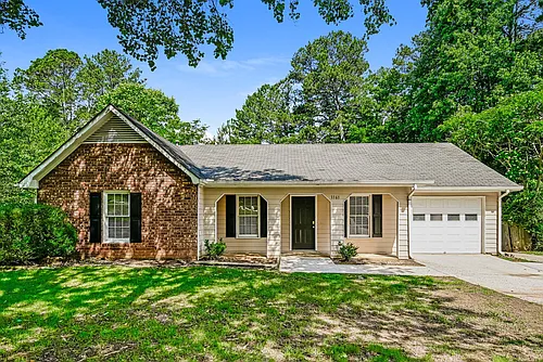 1161 Salisbury Trl Photo 1