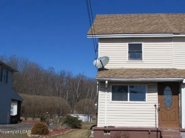 2047 E Broad St, Beaver Meadows, PA 18216