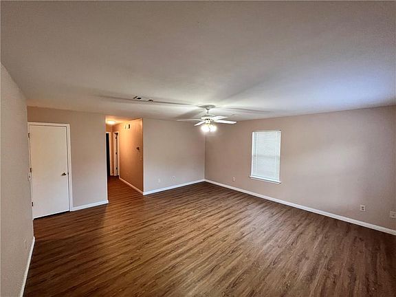 3rd image of 2449 W Yvonne Dr