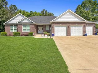 36 Queens Point, Mattoon, IL 61938