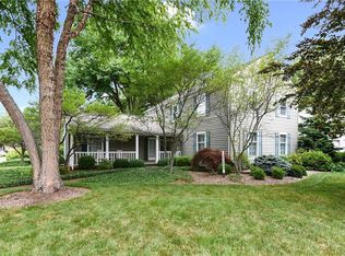 31000 Clinton Dr, Bay Village, OH 44140