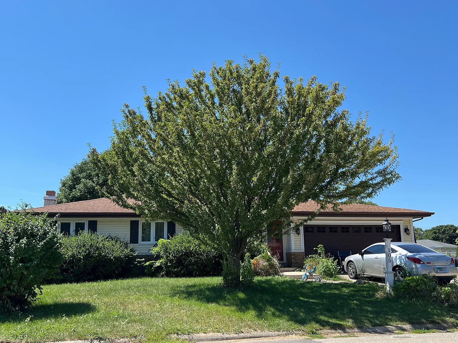 105 Barberry Ln photo 1