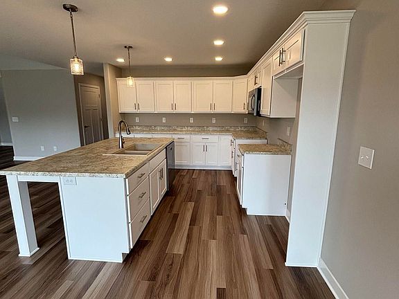 3rd image of 1005 Garber Dr