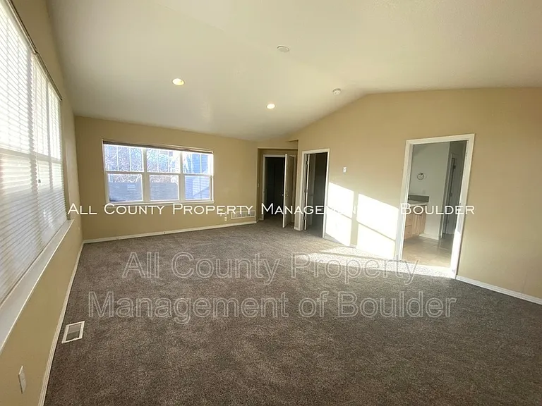 519 Sierra Ave — Photo 22