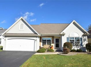 40 Sable Ridge Ln, Rochester, NY 14612
