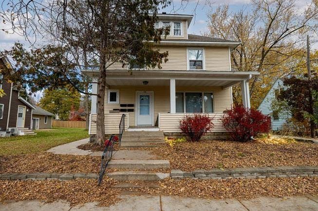 1st image of 710 1st St W APT 1