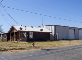 907 N Birmingham Ave, Llano, TX 78643