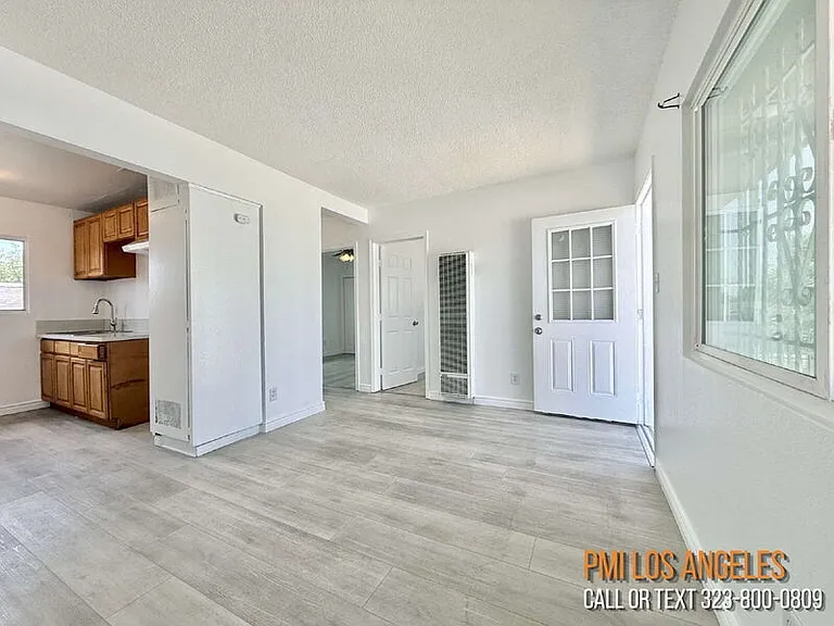 8306 S Main St #4 — Photo 9
