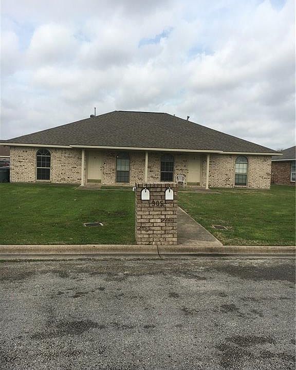 1st image of 905 Camellia Ct APT A