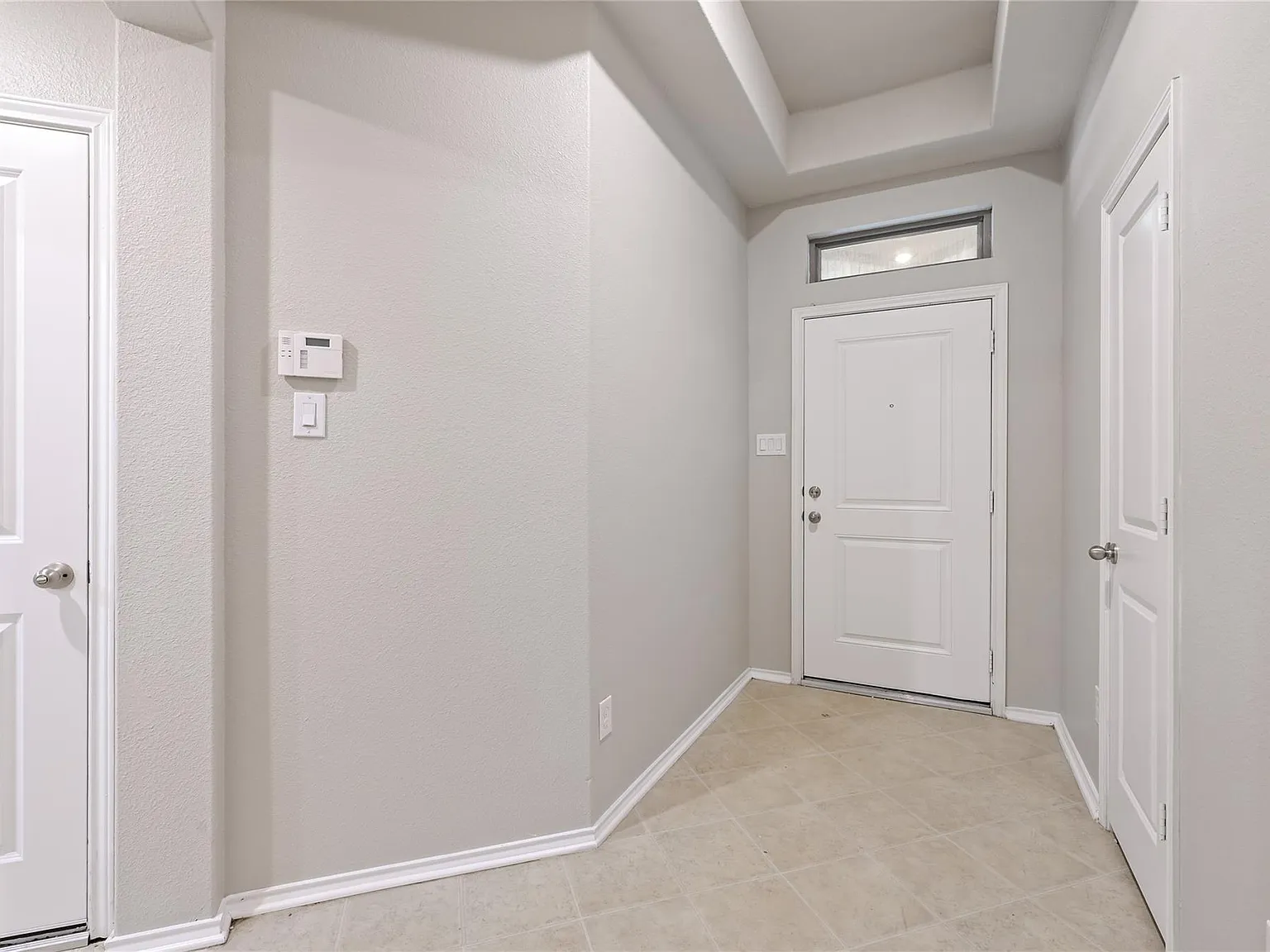 4 bed, 2.0 bath, 1733 sqft, $2,400 — Photo 4