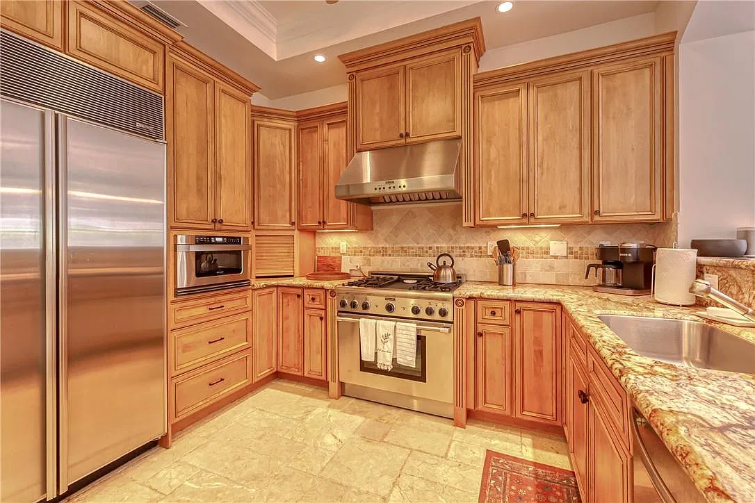 4 bed, 3.5 bath, 2978 sqft, $15,995 — Photo 4