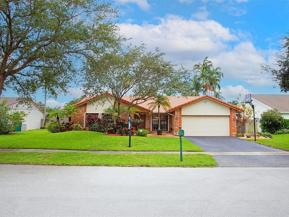 1st image of 1079 NW 96th Ave