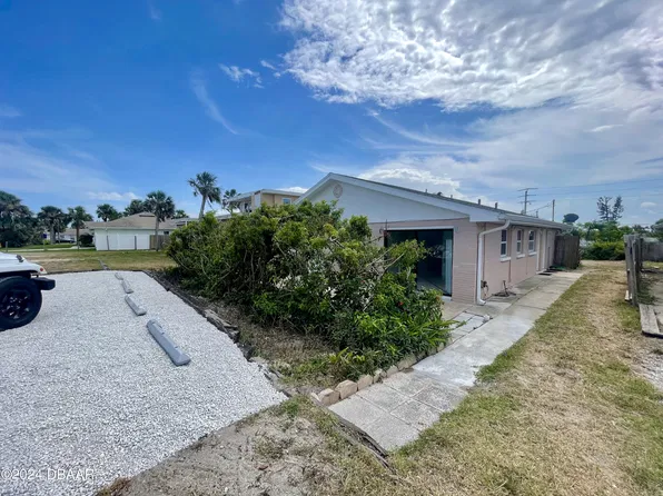 3864 S Atlantic Ave W, Daytona Beach, FL 32118