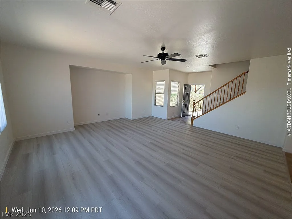 3 bed, 2.5 bath, 1666 sqft, $2,119 — Photo 2