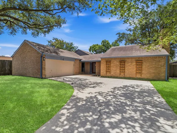 4330 Shady Springs Dr, Seabrook, TX 77586