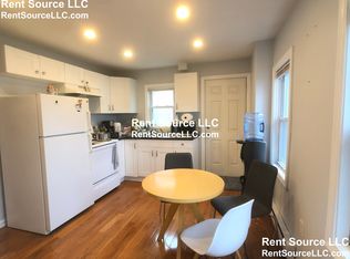 5 8th St #3, Cambridge, MA 02141