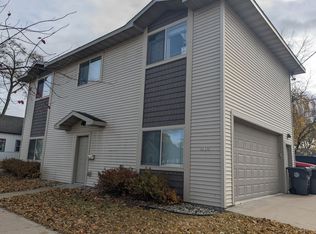 914 Clinton St, La Crosse, WI 54603