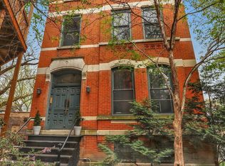 1945 W Evergreen Ave, Chicago, IL 60622