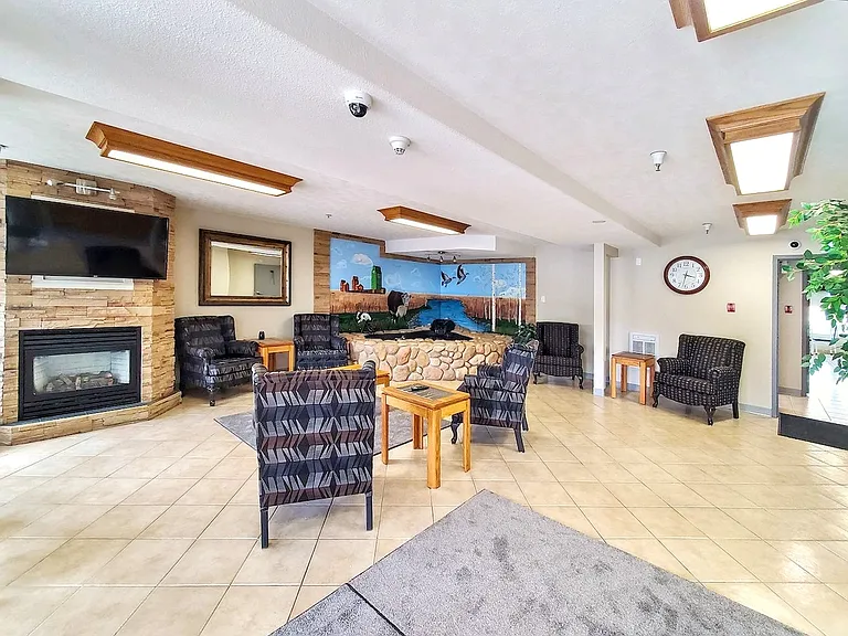 8230 Sparrow Dr — Photo 4