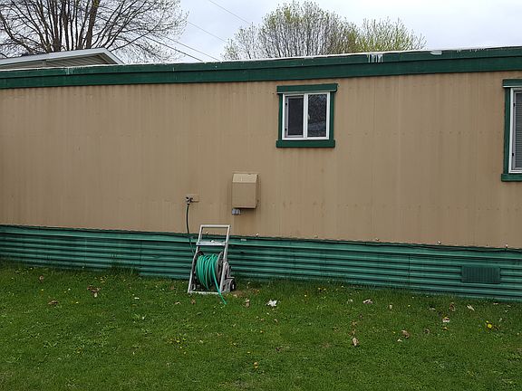 3rd image of 111 Hazelwood Ln