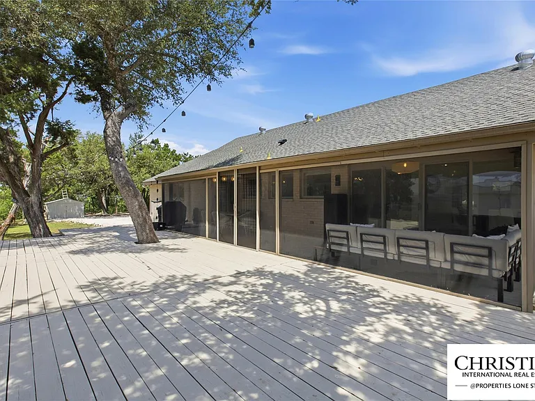 8901 Grandview Dr — Photo 37