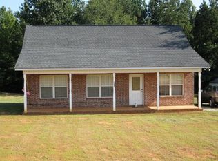 1403 Morgan Rd, Hodges, SC 29653