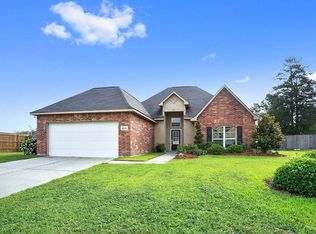 26566 Acadia Ct, Denham Springs, LA 70726