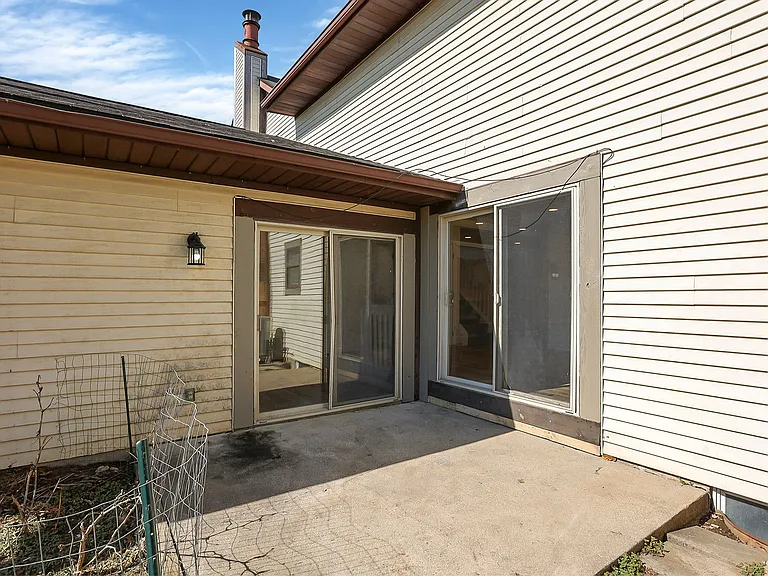 1747 Hightower Dr — Photo 30