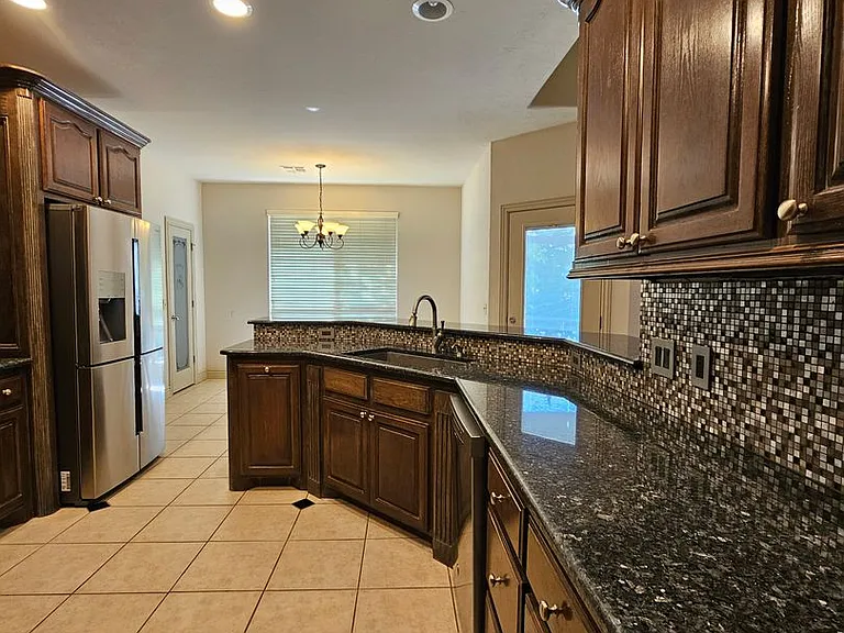 513 Summit View Ct — Photo 9