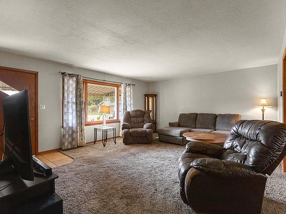 4th image of 2610 Saint Elmo Dr