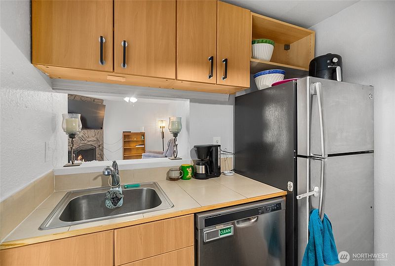 5th image of 32304 4th Place S #R1