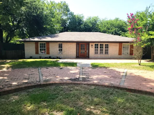103 W Cayuga Dr, Athens, TX 75751