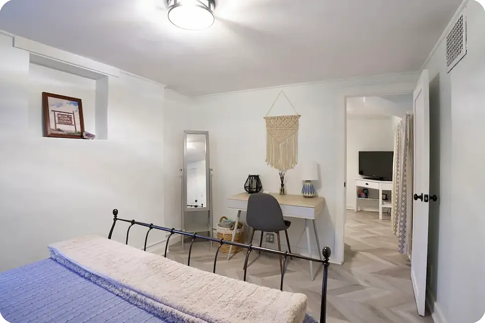 1418 Gaylord St — Photo 2