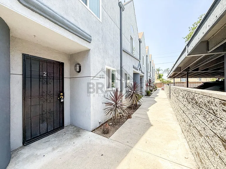 14257 Friar St — Photo 8