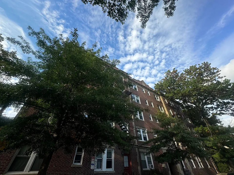 15 Linnaean St #10
